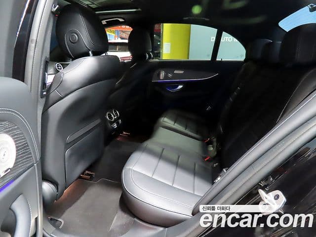 Mercedes-Benz E-Class 2023 — ფოტო 20/20