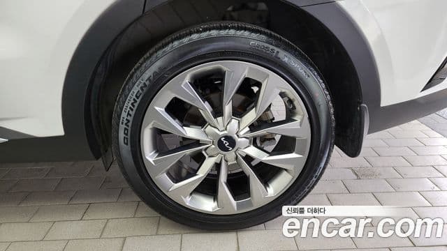 Kia Sorento 2023 — ფოტო 8/38