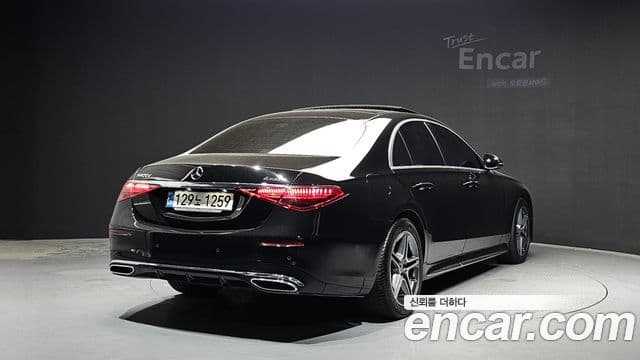 Mercedes-Benz S-Class 2022 — Photo 11/20
