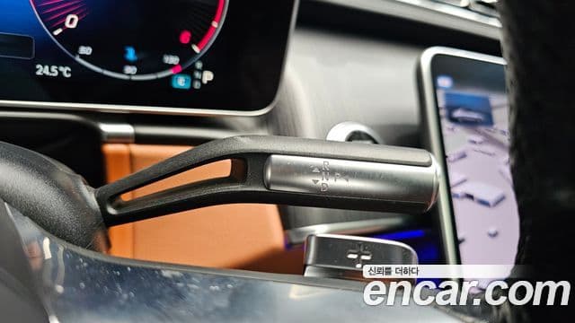 Mercedes-Benz S-Class 2022 — Photo 16/20