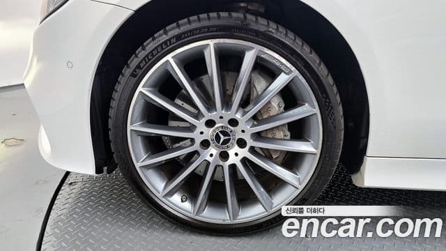 Mercedes-Benz E-Class 2018 — ფოტო 5/20