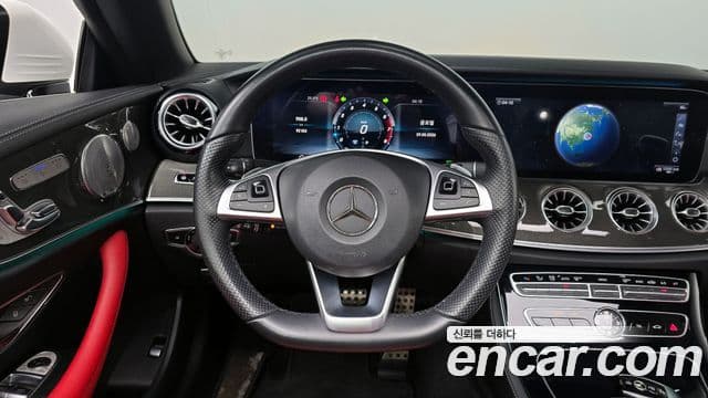 Mercedes-Benz E-Class 2018 — ფოტო 13/20