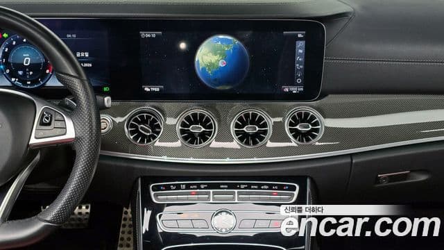 Mercedes-Benz E-Class 2018 — ფოტო 19/20