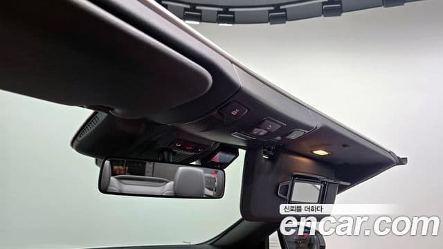 Mercedes-Benz E-Class 2018 — Photo 19/31