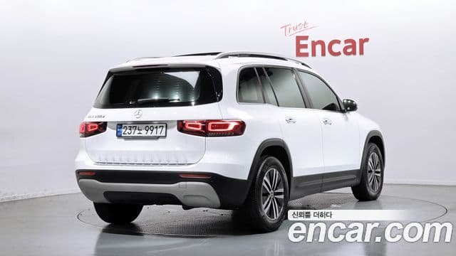 Mercedes-Benz GLB-Class 2021 — Фото 2/20