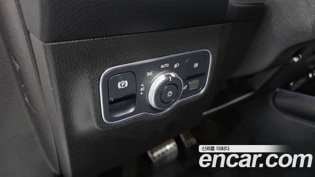 Mercedes-Benz GLB-Class 2021 — Фото 12/20