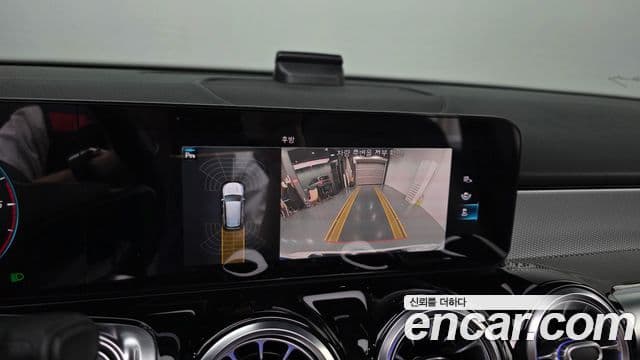 Mercedes-Benz GLB-Class 2021 — Фото 16/20
