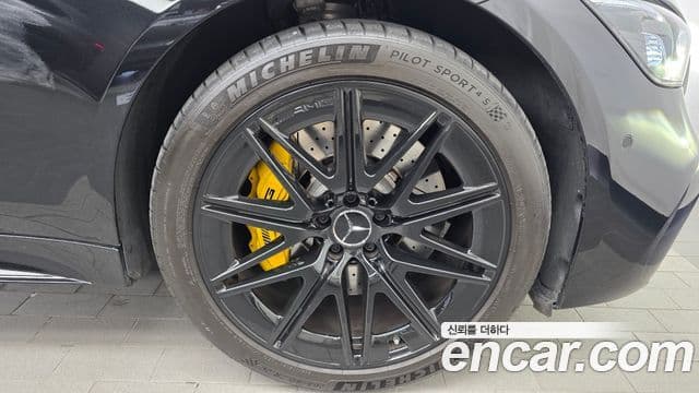 Mercedes-Benz AMG GT 2024 — Photo 32/34