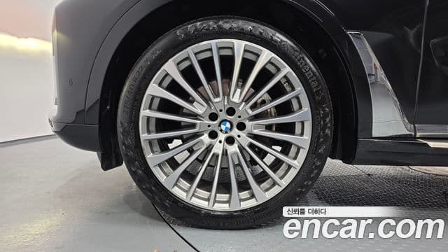 BMW X7 2021 — ფოტო 5/20