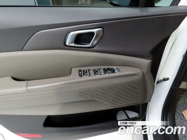 Kia Carnival 2025 — Şəkil 12/20