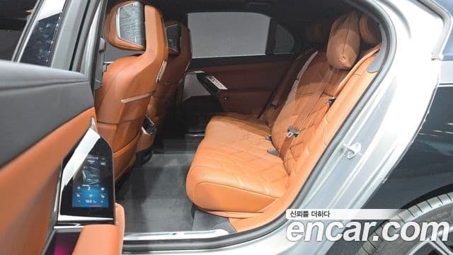 BMW 7 Series 2025 — Şəkil 11/20
