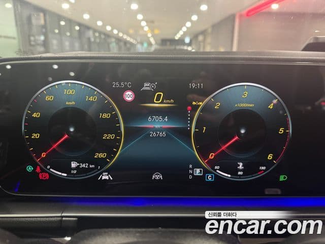 Mercedes-Benz GLE-Class 2023 — ფოტო 7/19