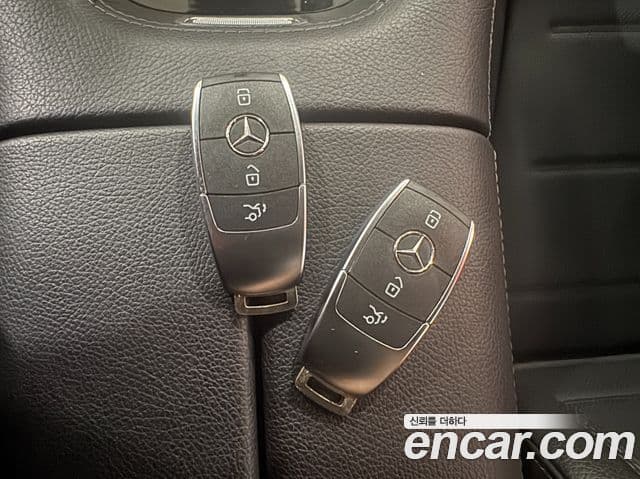 Mercedes-Benz GLE-Class 2023 — ფოტო 18/19