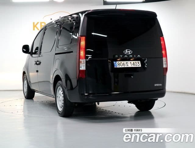 Hyundai Staria 2022 — ფოტო 3/20