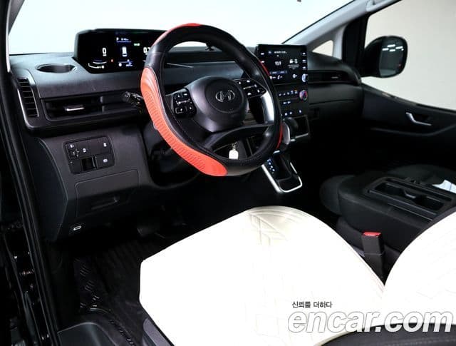 Hyundai Staria 2022 — ფოტო 4/20