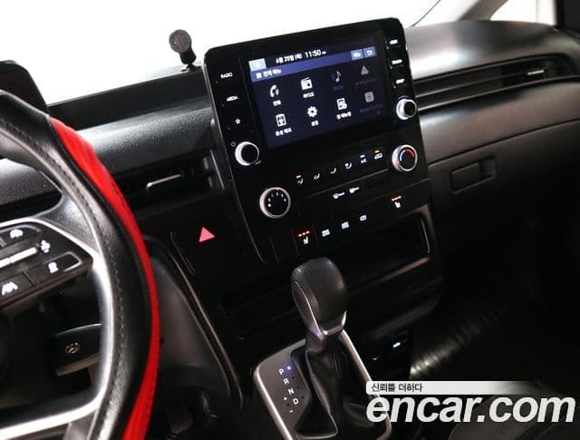 Hyundai Staria 2022 — ფოტო 11/20