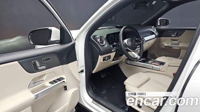 Mercedes-Benz GLB-Class 2024 — Şəkil 10/20