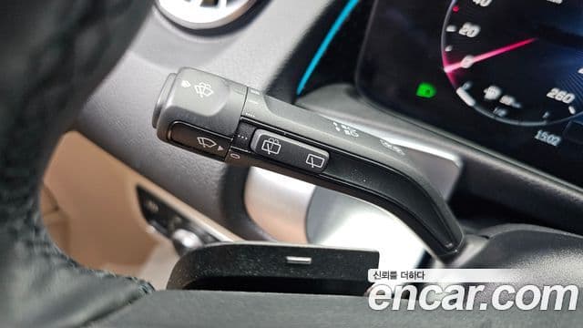 Mercedes-Benz GLB-Class 2024 — Photo 19/31