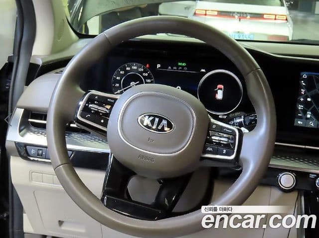 Kia Carnival 2021 — Фото 6/20