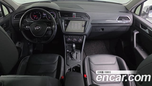 Volkswagen Tiguan 2020 — Photo 25/34