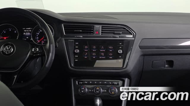 Volkswagen Tiguan 2020 — Photo 16/34