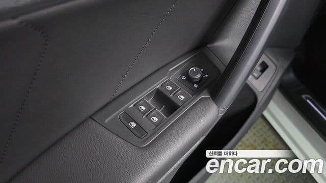 Volkswagen Tiguan 2020 — Photo 21/34