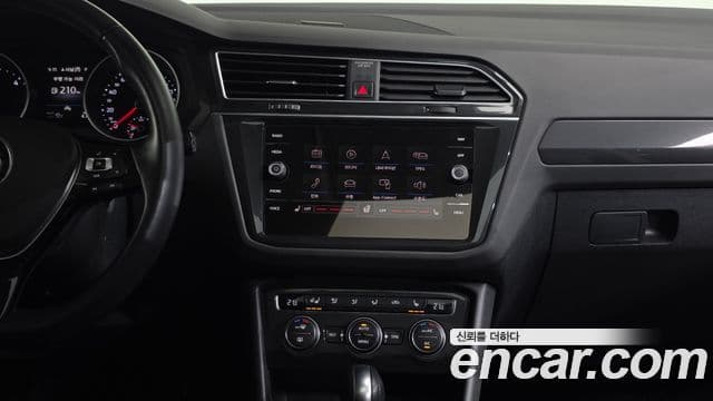 Volkswagen Tiguan 2020 — Photo 23/34