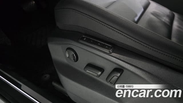 Volkswagen Tiguan 2020 — Photo 9/34