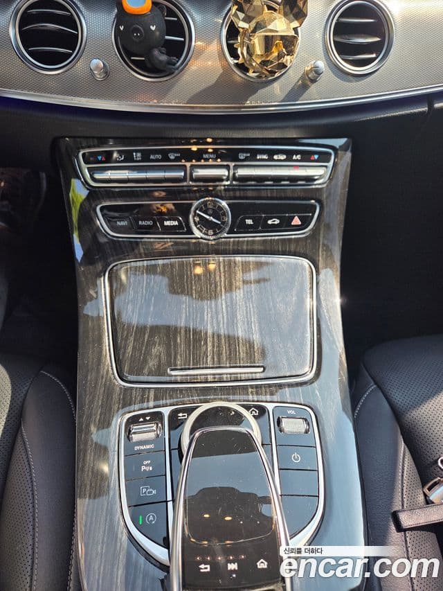 Mercedes-Benz E-Class 2020 — ფოტო 9/14