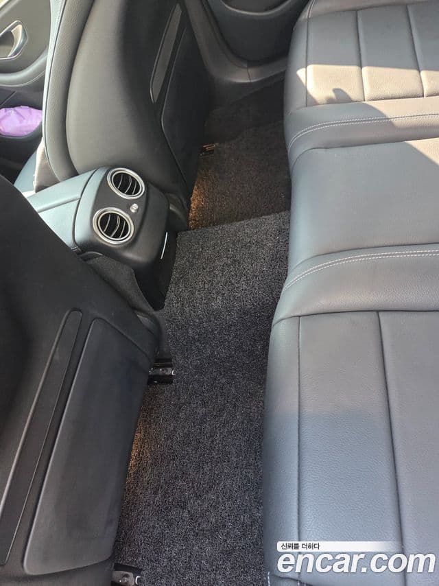 Mercedes-Benz E-Class 2020 — ფოტო 11/14