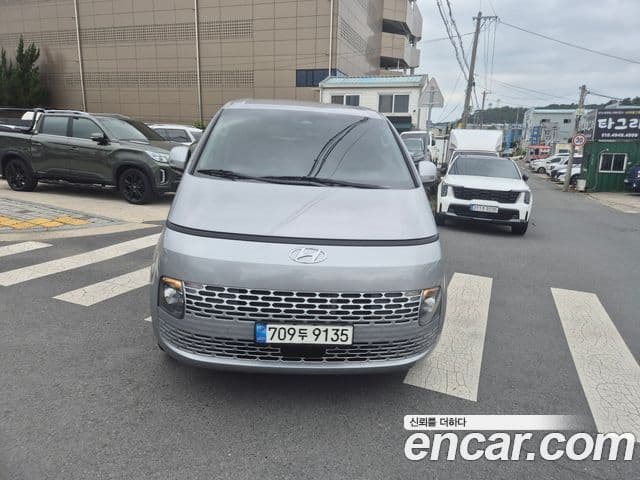 Hyundai Staria 2023 — Şəkil 2/17