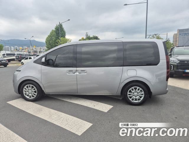 Hyundai Staria 2023 — Şəkil 6/17