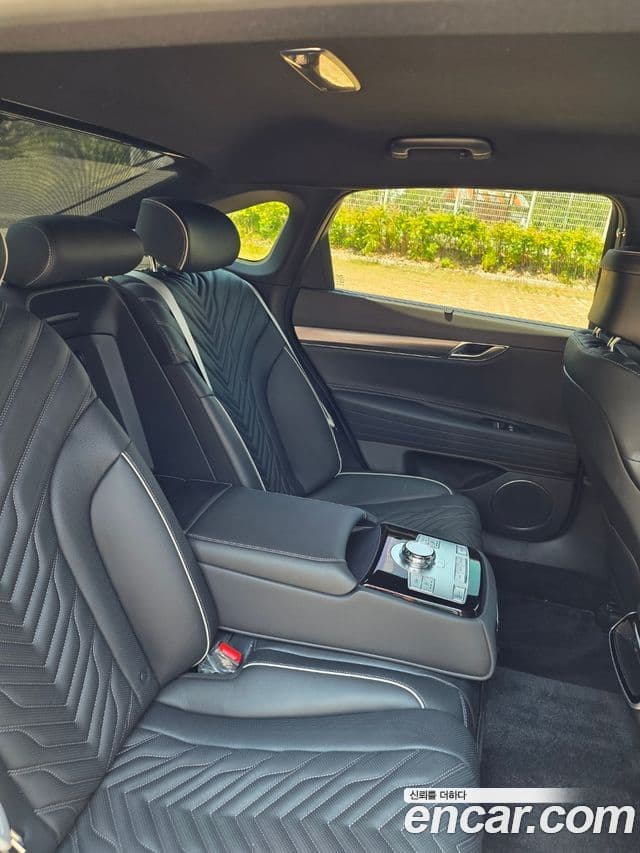 Genesis Electrified G80 2024 — ფოტო 7/8