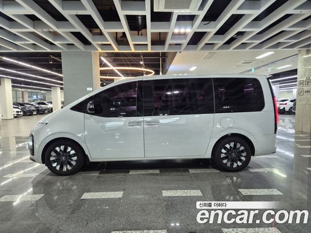 Hyundai Staria 2021 — Photo 11/17