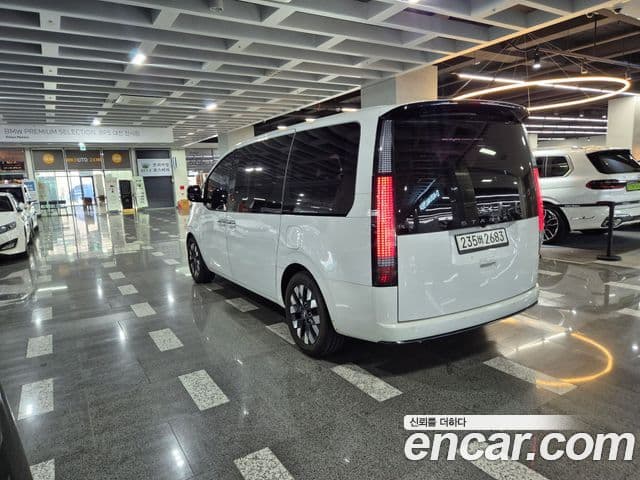 Hyundai Staria 2021 — Photo 9/17