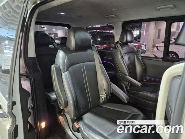 Hyundai Staria 2021 — Photo 3/17