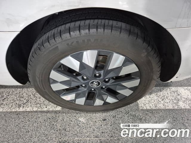 Hyundai Staria 2021 — Photo 17/17