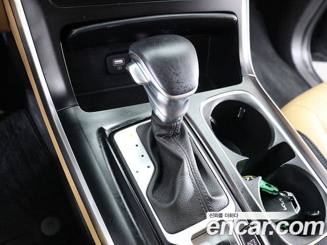 Kia Carnival 2022 — Фото 8/20