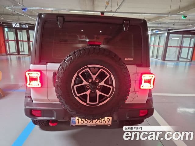 Jeep Wrangler 2025 — ფოტო 8/20