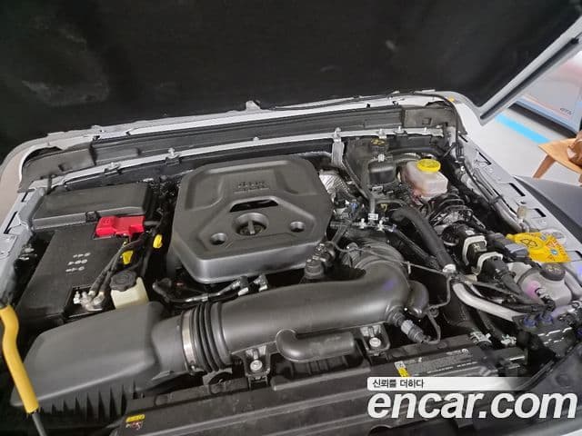 Jeep Wrangler 2025 — ფოტო 12/20