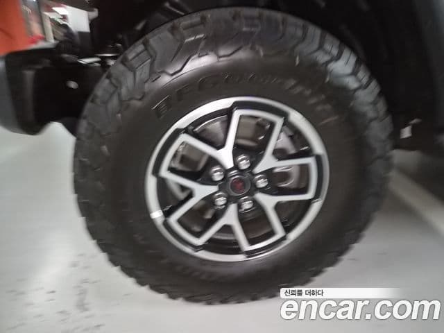 Jeep Wrangler 2025 — ფოტო 13/20