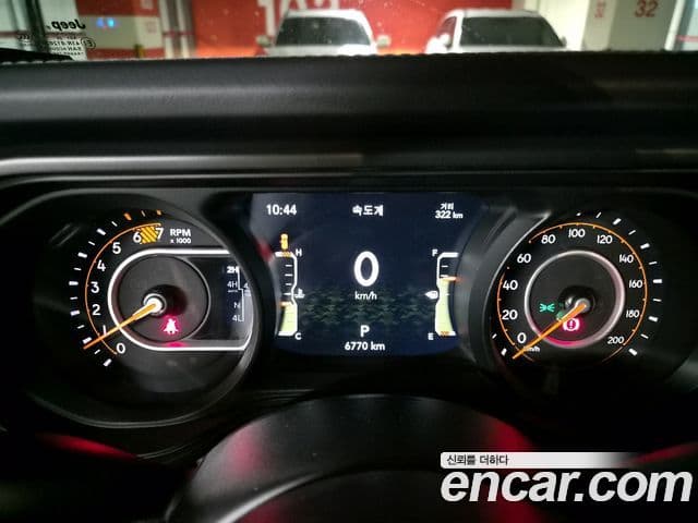 Jeep Wrangler 2025 — ფოტო 17/20