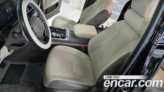Kia Carnival 2024 — Фото 17/20