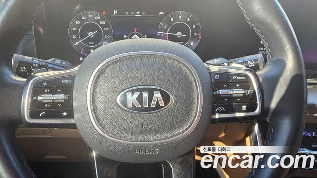 Kia Carnival 2020 — Фото 8/20