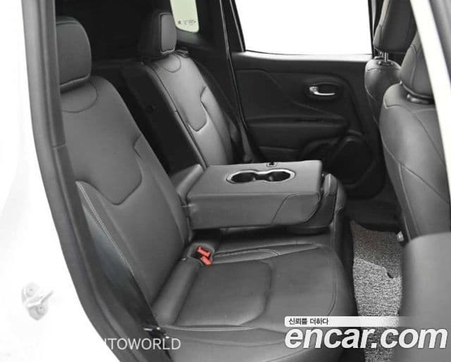 Jeep Renegade 2022 — Şəkil 12/20
