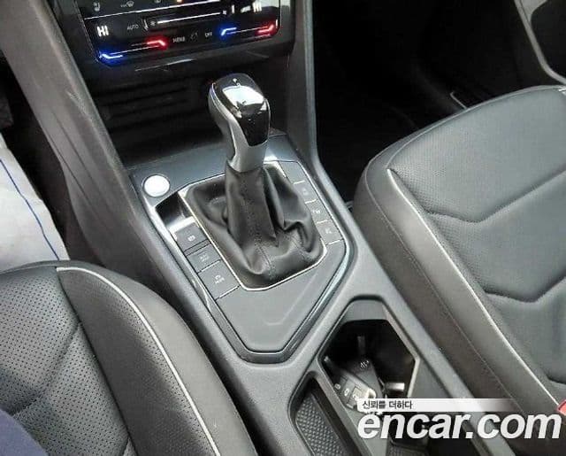 Volkswagen Tiguan Allspace 2023 — Фото 6/20