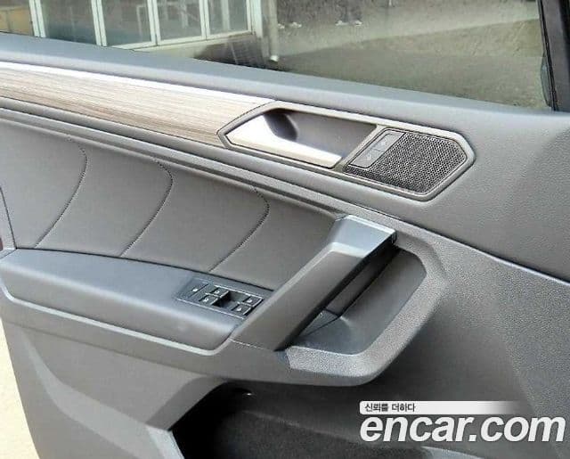 Volkswagen Tiguan Allspace 2023 — Фото 16/20