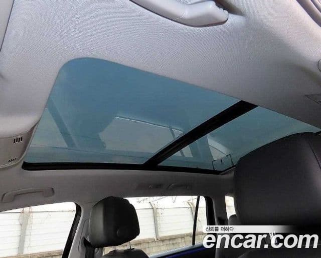 Volkswagen Tiguan Allspace 2023 — Фото 19/20