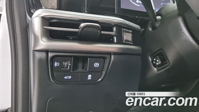 Hyundai Grandeur 2023 — ფოტო 13/18