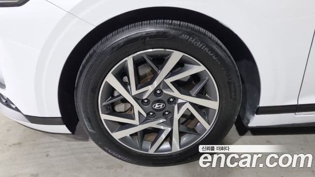 Hyundai Grandeur 2023 — ფოტო 17/18